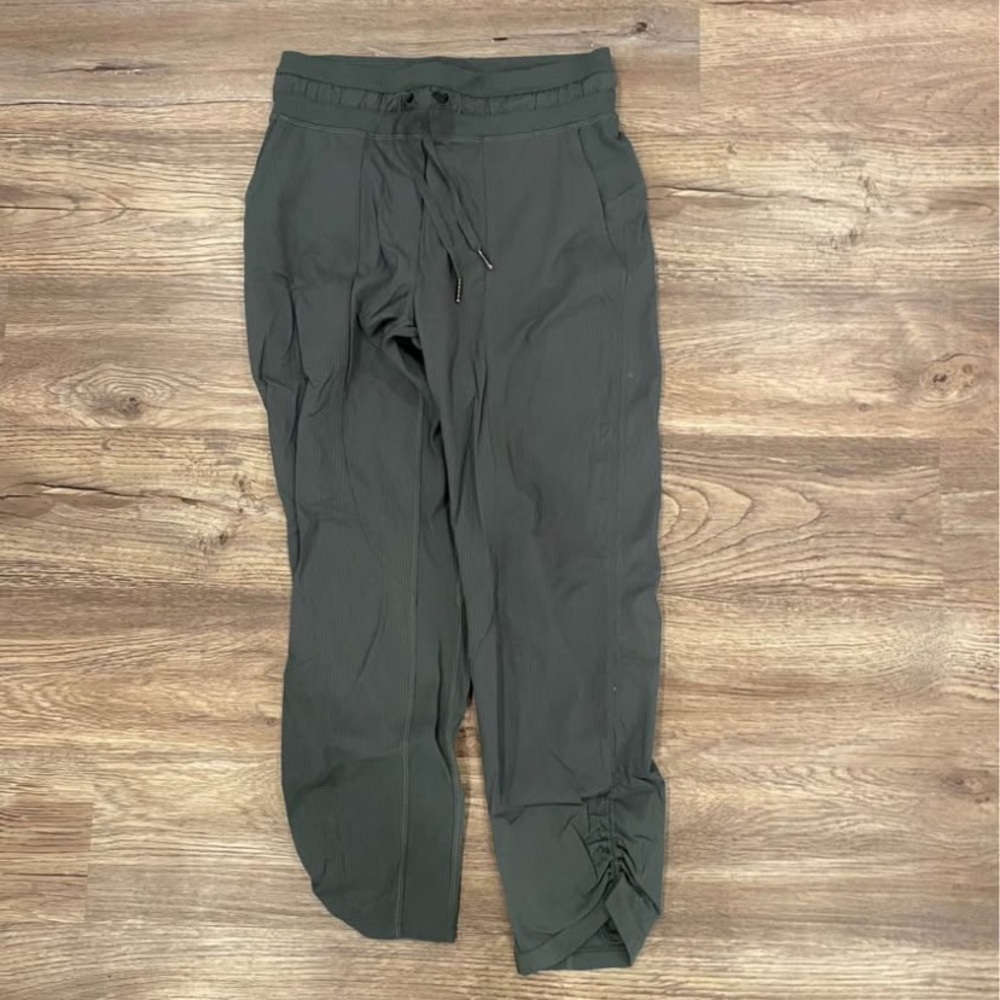 Lululemon Dance Studio Cropped